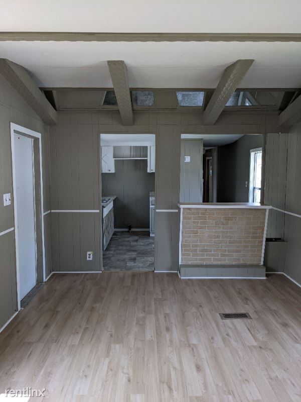 Building Photo - 16 Bainey Broyles St