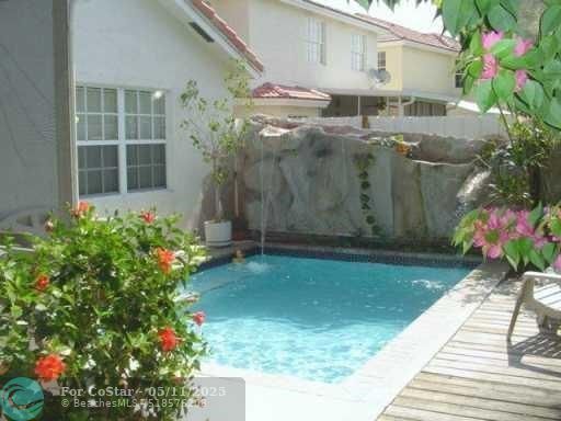 Primary Photo - 112 Gables Blvd