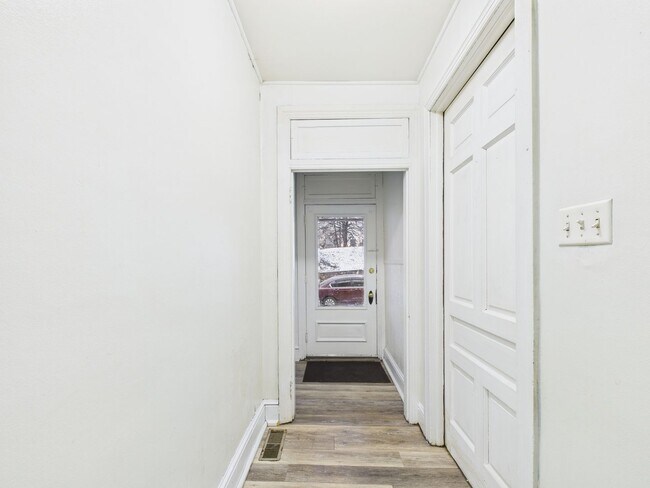 Foto del edificio - 735 N George St