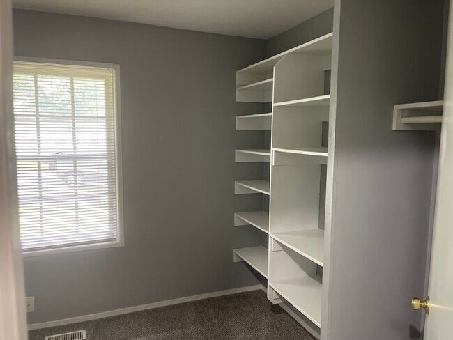 Foto del edificio - 5217 N Stony Run Ln
