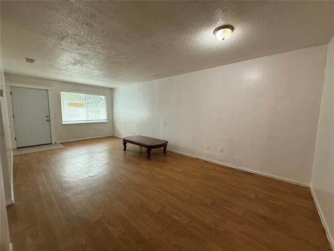 Foto del edificio - 8534 Channelview Cir