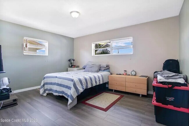 Building Photo - 567 Grant Ave