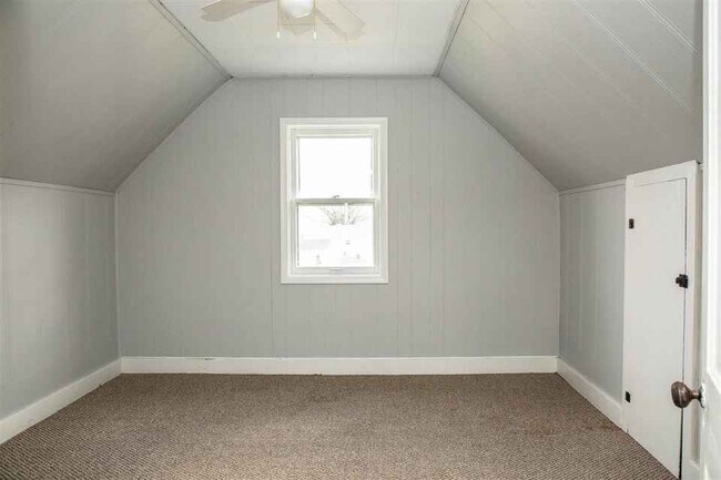 Foto del edificio - 108 N Main St