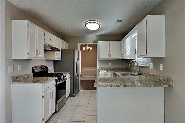 Foto del edificio - 5796 Shoal Creek Dr