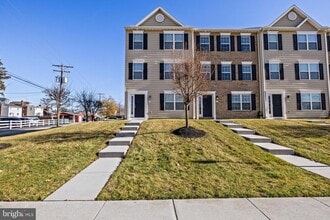 Building Photo - 116 Breezewood Dr