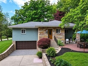 Building Photo - 109 Oak Ridge Dr