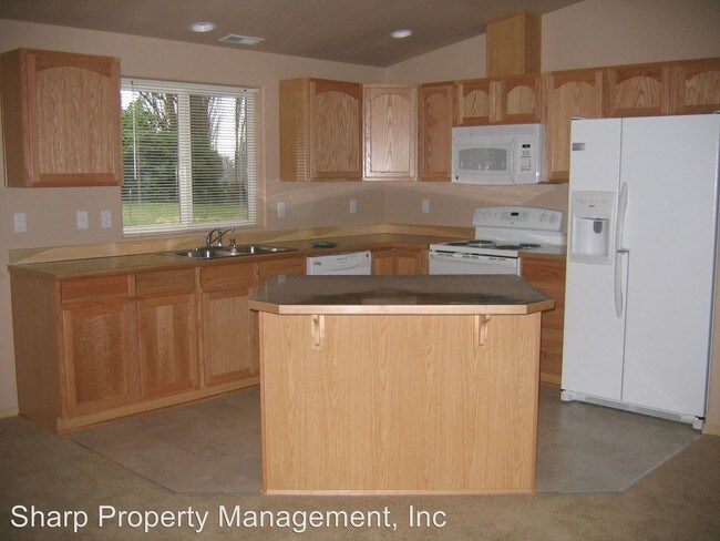 Building Photo - 3 br, 2 bath House - 629 CC Street
