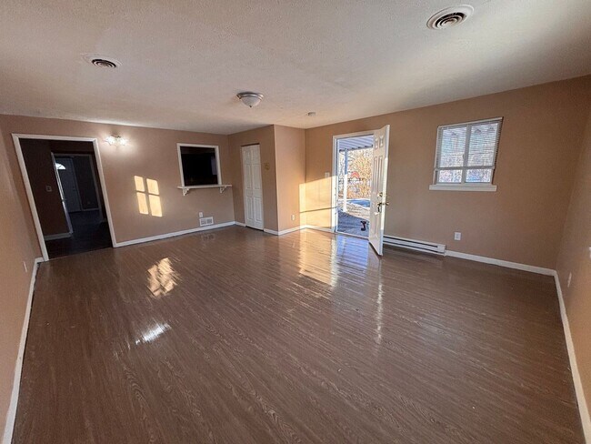 Building Photo - 5030 Quincy Way