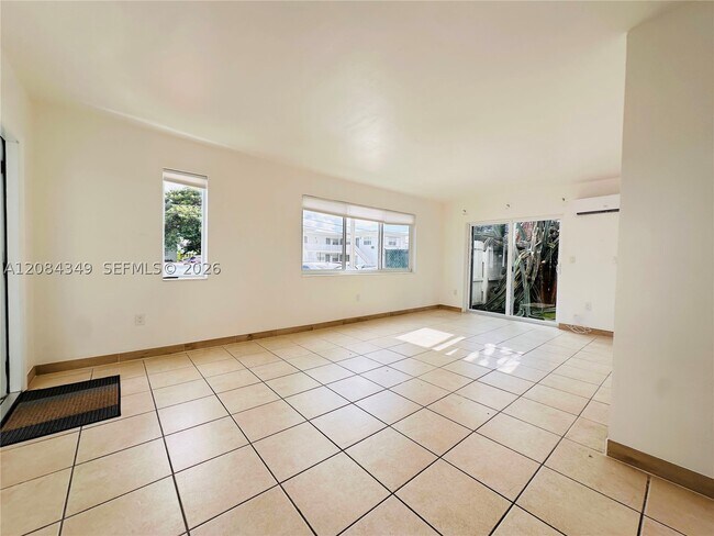 Building Photo - 501 NE 82nd St