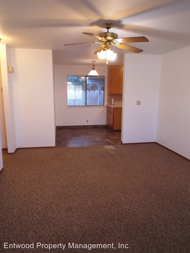 Building Photo - 965 Cyndi Cir