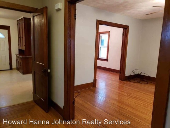 Building Photo - 3 br, 1.5 bath House - 1614 Crawford Ave