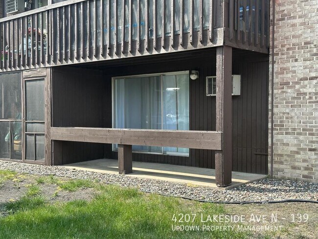 Foto del edificio - 4207 Lakeside Ave N