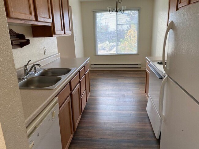 Building Photo - 3941 Clear Acre Apt 240