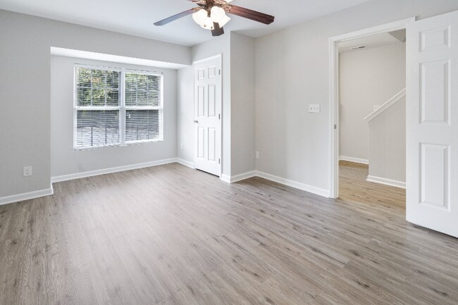 Foto del edificio - 10094 Treeside Ln