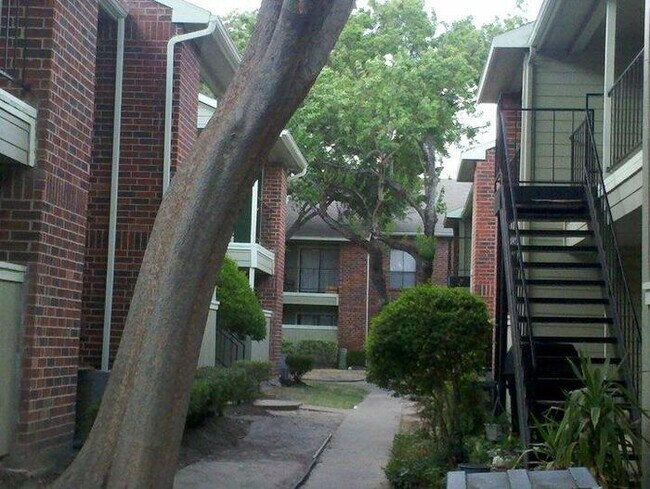 Foto del edificio - 10222 S Gessner Rd