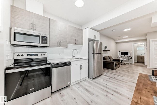Building Photo - 6536 Chappelle Vis S W
