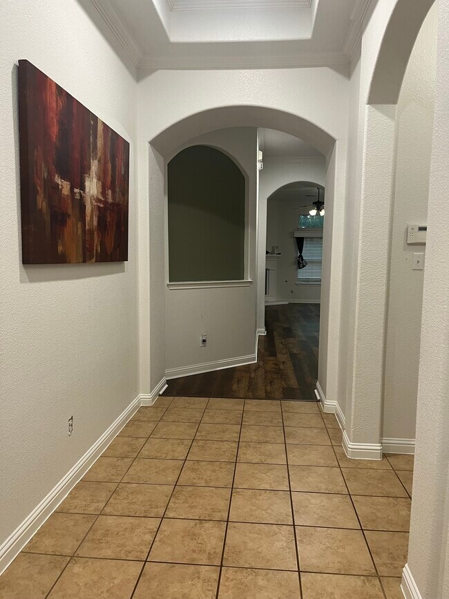 Building Photo - 2811 Checker Dr