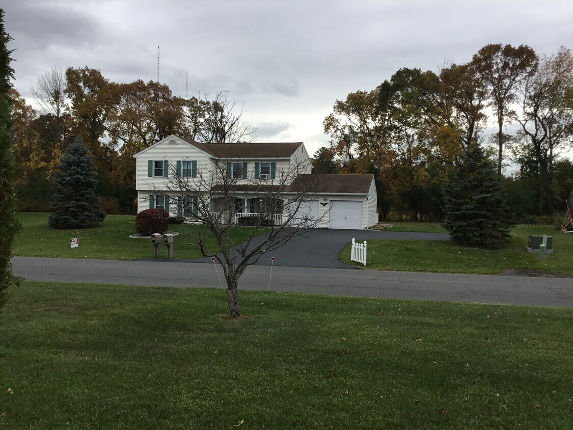Primary Photo - 13 Hanover Dr