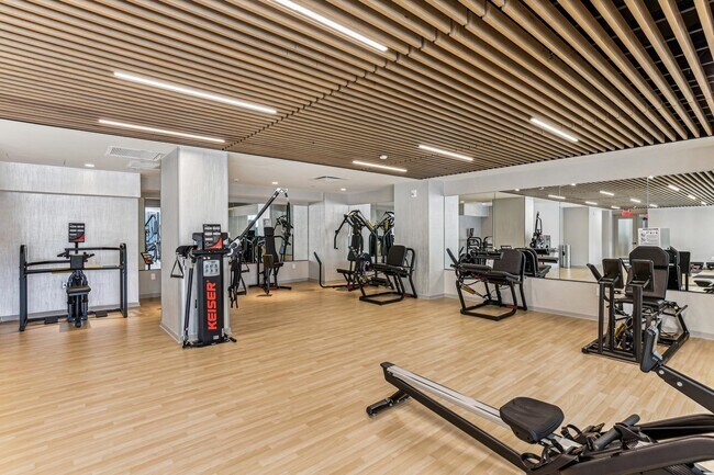 Interior Photo - 151 Bay Street
