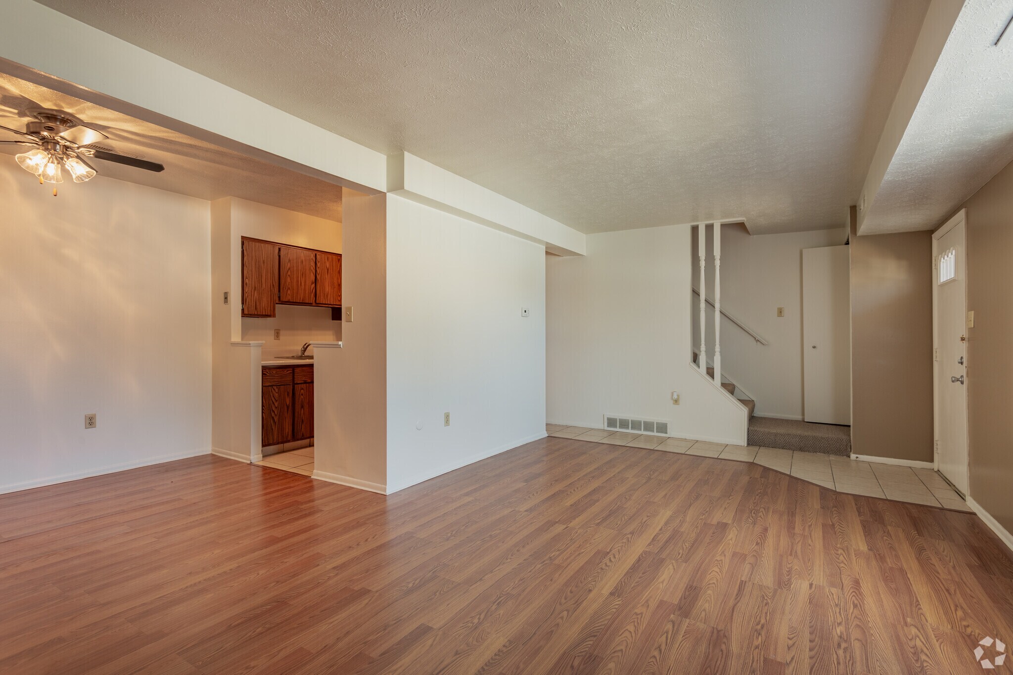 Huntington Hills Apartments – photo 2