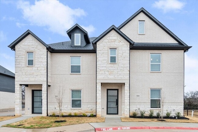 Foto del edificio - Brand New Arlington Townhome