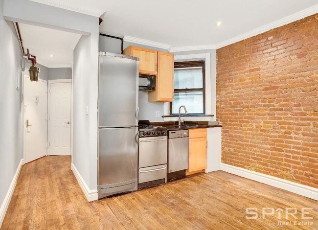 Foto del edificio - 333 E 23rd St