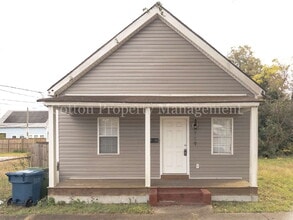 Building Photo - 719 S 8th St