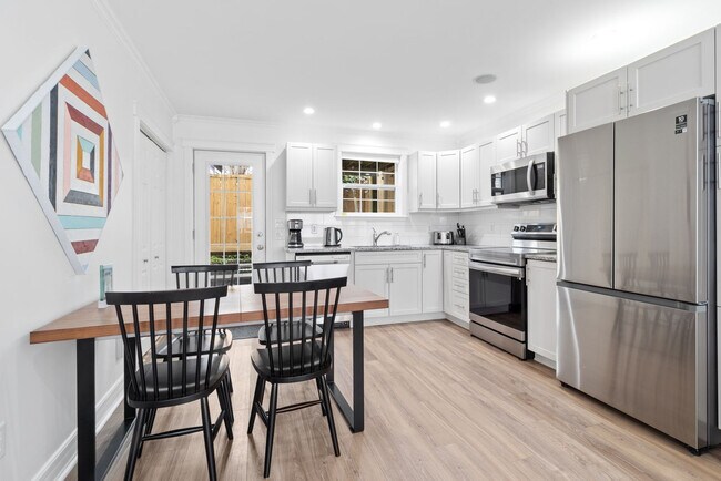 Building Photo - 5 Wood St