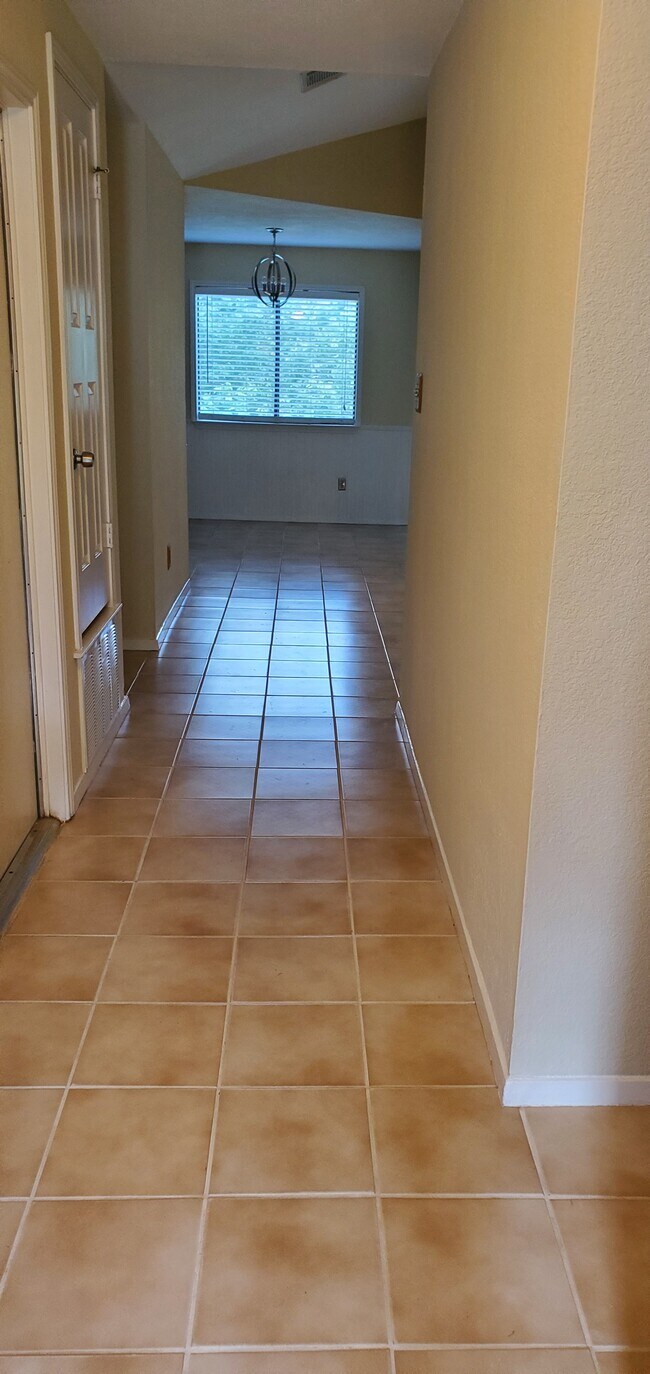 Foto del edificio - 12050 Trotwood Drive