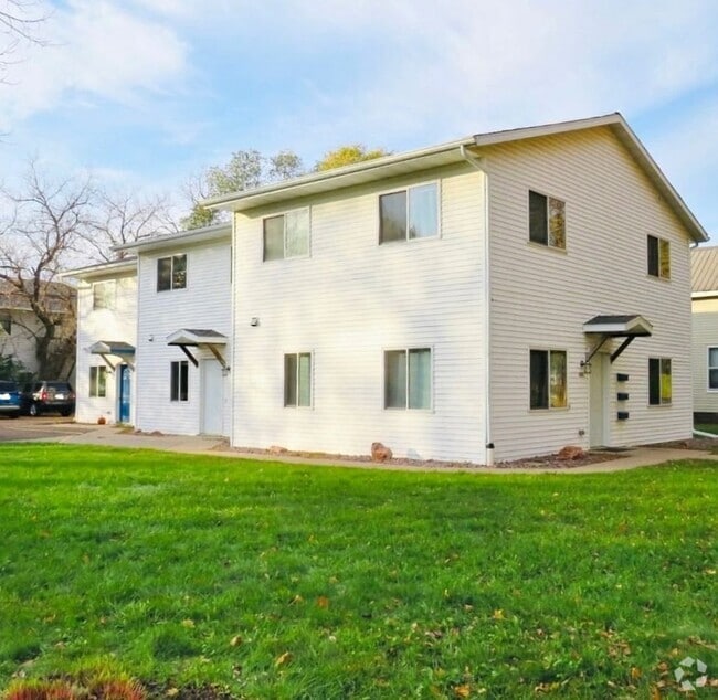 Houses For Rent in Menomonie WI with High Ceilings 1 Homes