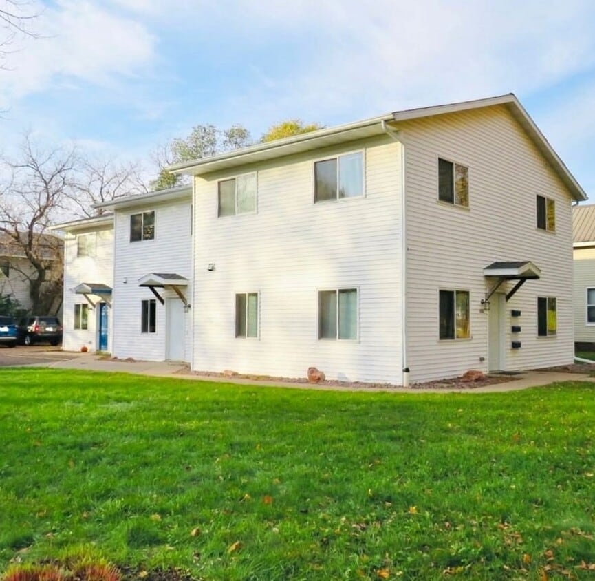 Foto principal - 1521 6th St E