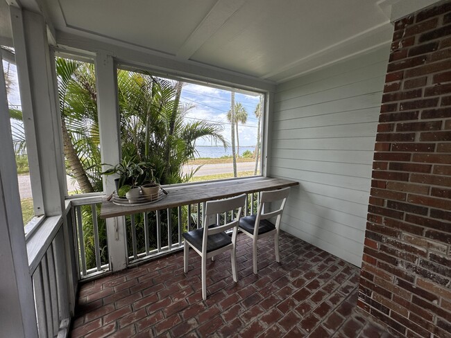 Foto del edificio - 4490 NE Indian River Dr