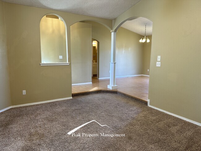 Foto del edificio - 3002 Kingsgate Dr