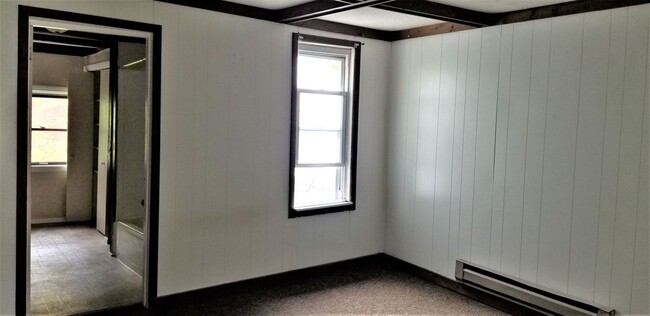 Building Photo - 2 br, 1.5 bath House - 311 N PINE ST