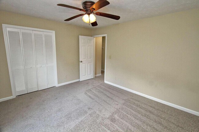 Foto del edificio - 716 Greenvale Rd NW