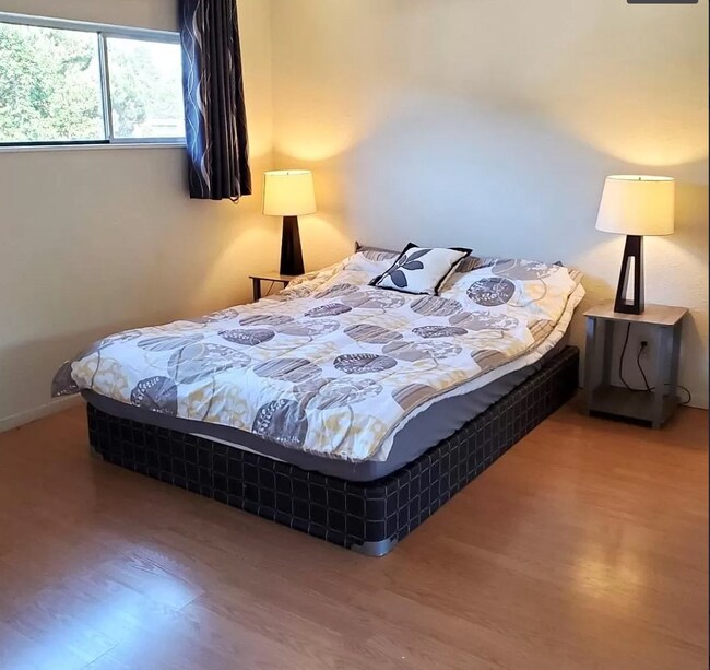 Building Photo - 6901 Sunkist Dr