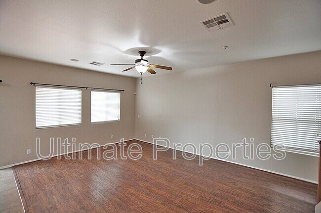 Foto del edificio - 8856 W Aster Dr