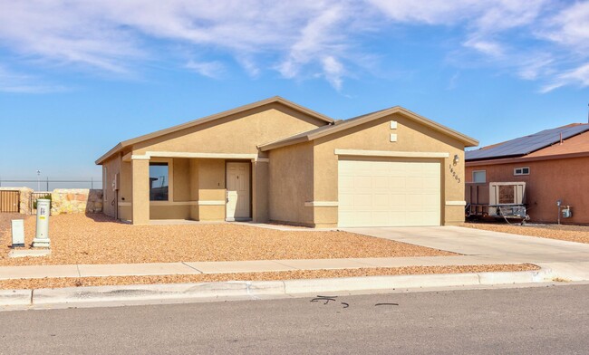 Building Photo - BEAUTIFUL HORIZON HOME