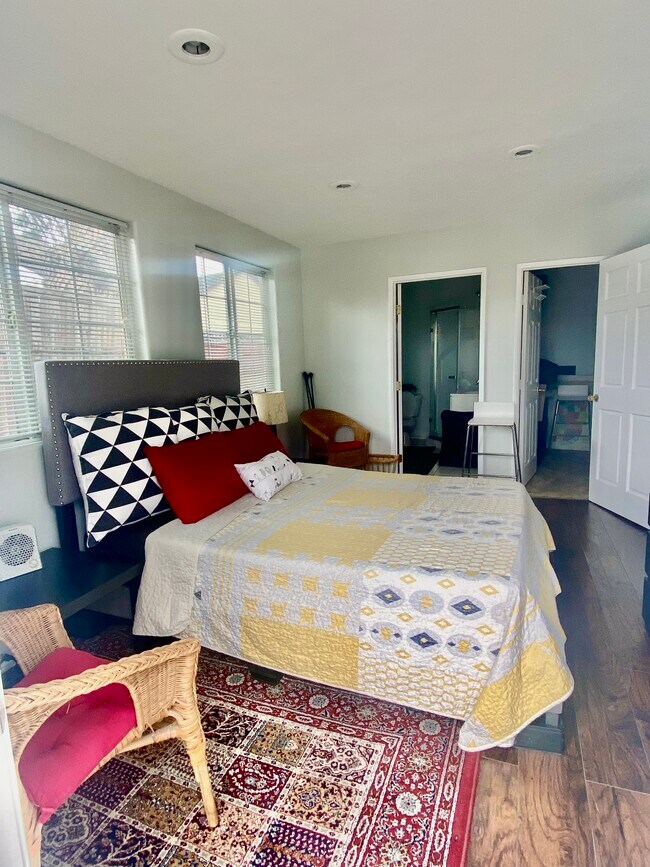 10960 Penrose St, Sun Valley, CA 91352 Townhome Rentals in Sun Valley