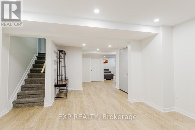 Building Photo - 194 Willow Creek Cir