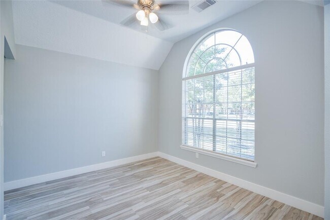 Building Photo - 6015 Brigstone Park Dr