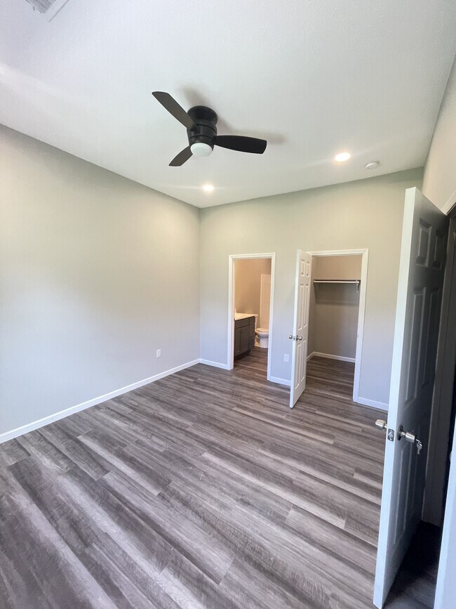 Building Photo - 1616 8th Ave