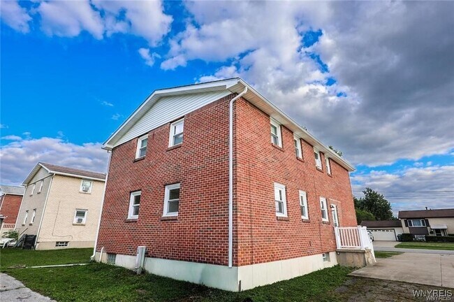 Foto del edificio - 862 Falcon Dr