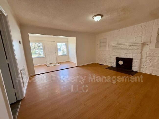 Building Photo - 3208 Dodds Ave