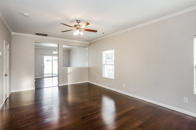 Foto del edificio - 910 Willow Wind Dr