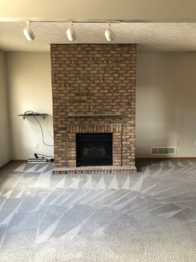 Primary Photo - 401 Boggs Ave