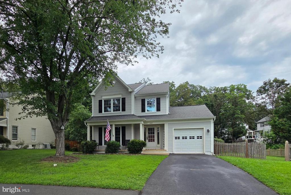 Foto principal - 8235 Tall Timber Dr