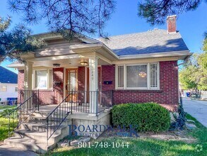 Building Photo - 2247 E Lambourne Ave