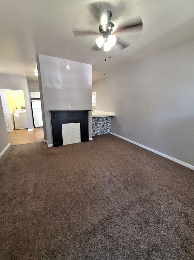 Building Photo - 207 E Southern Ave