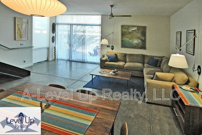 Foto del edificio - 3621 E 3rd St